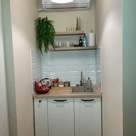 Airport Alexandra * Surčin