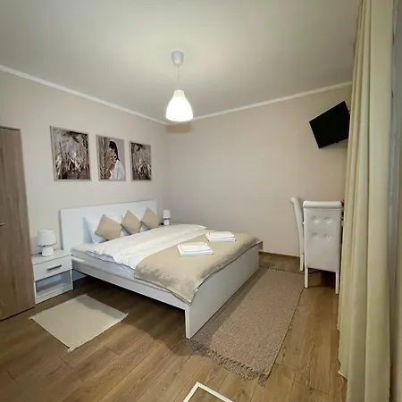 Apartment Airport Alexandra