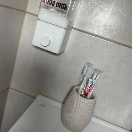 Airport Alexandra * Surčin