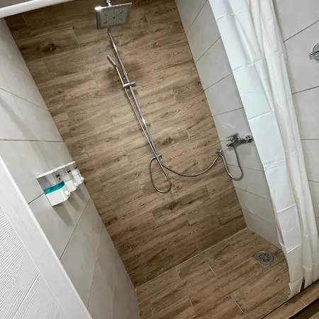 Airport Alexandra Apartment